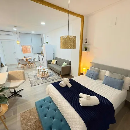 Apartamento Estudio Maria Zambrano - A Pasos De La Estacion Málaga